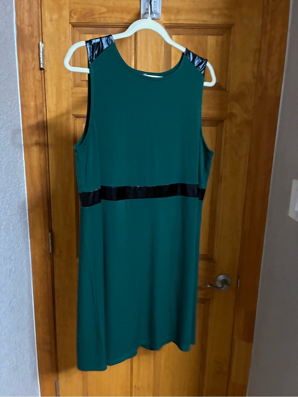 Sheila Rose Emerald Shift Dress